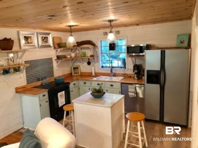 556 Middle Street Fairhope, AL 36532 - Photo 3 of 13