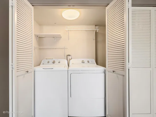 $260,000 | 17212 Oak Park Avenue, Unit 2SE, Tinley Park, IL 60477