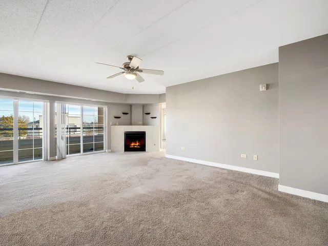 $260,000 | 17212 Oak Park Avenue, Unit 2SE, Tinley Park, IL 60477