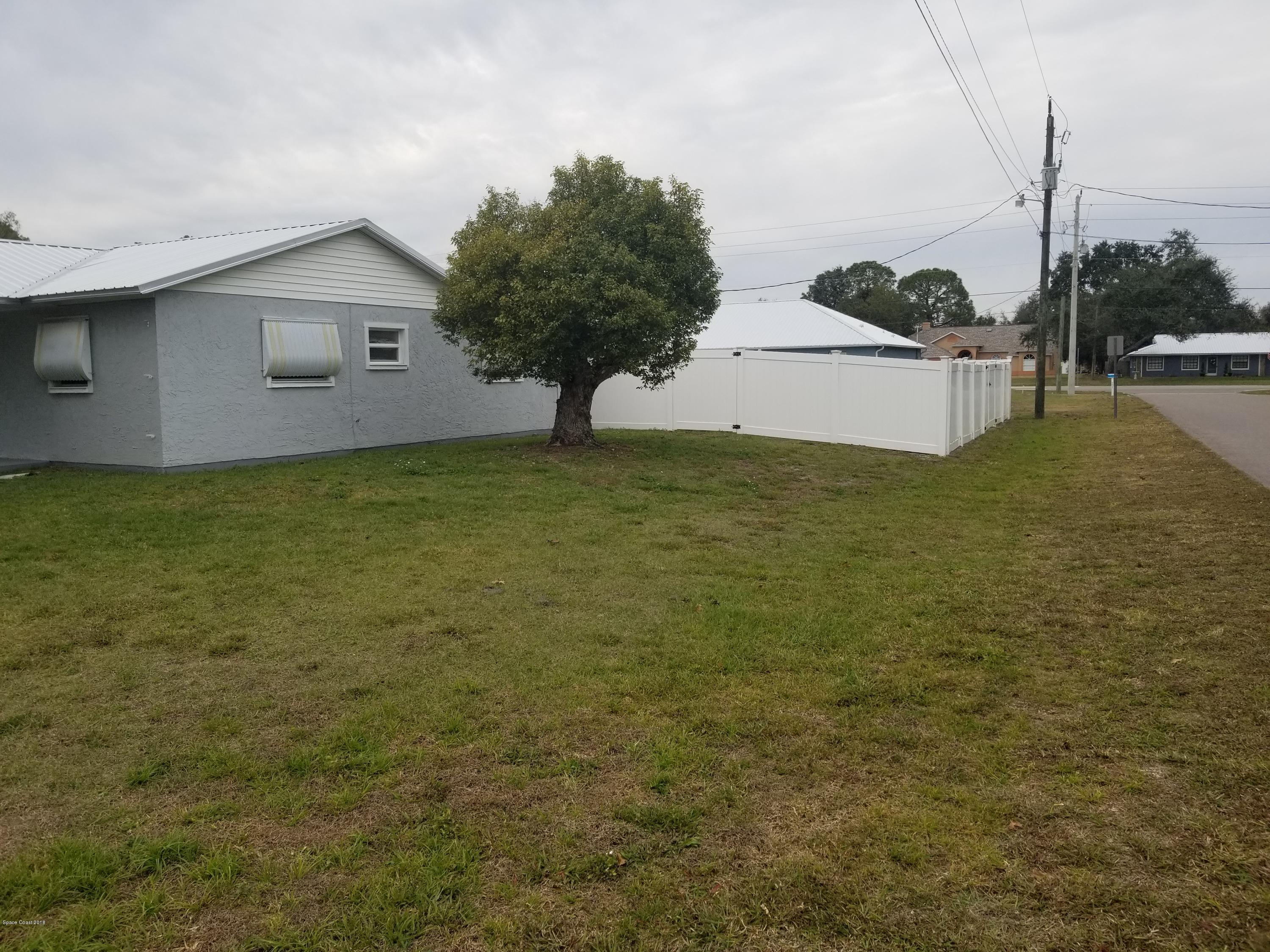5580 Holden Road Cocoa, FL 32927 - Photo 2 of 12 Front/Side