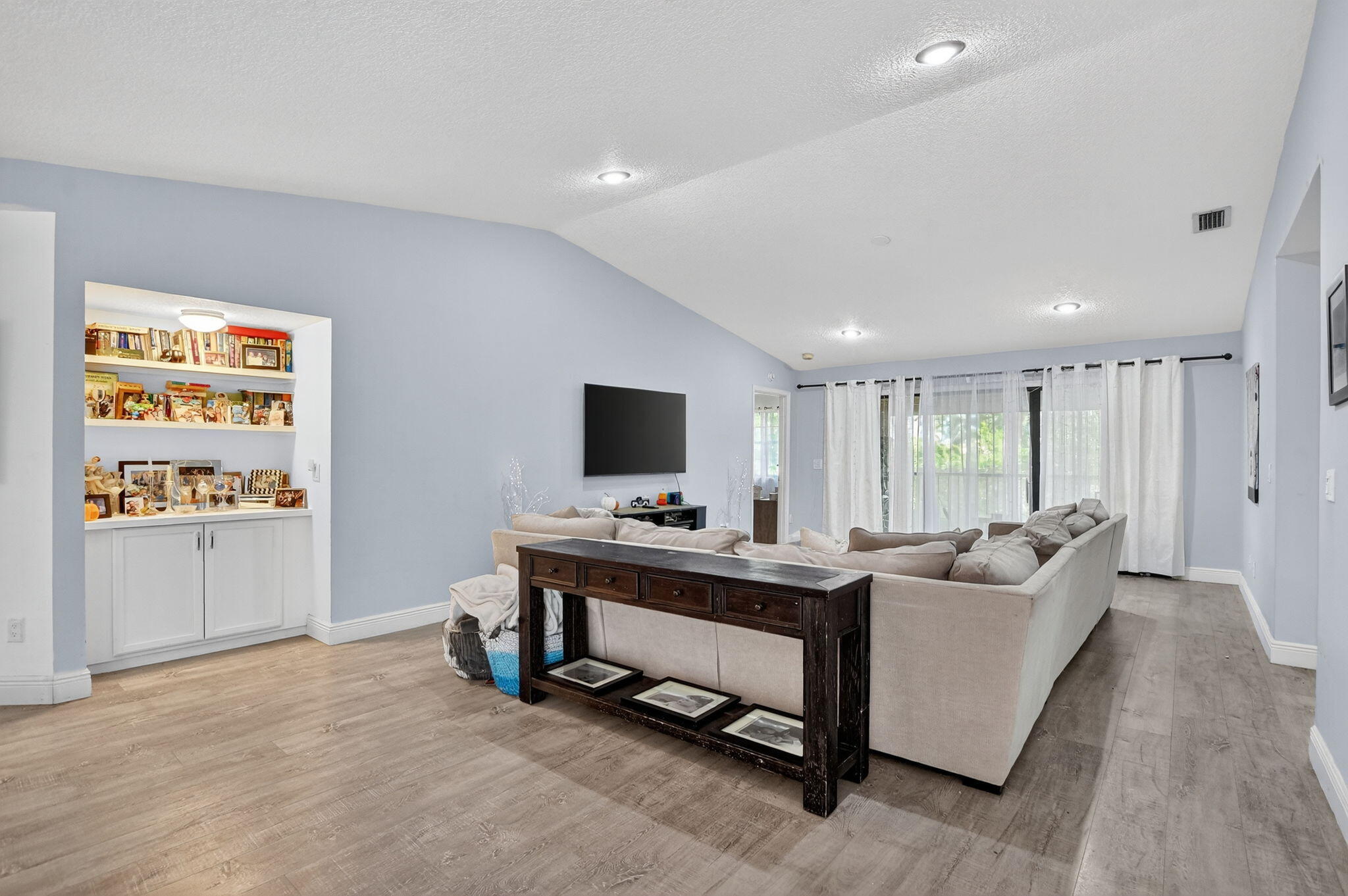 6675 Montego Bay Boulevard, Unit D Boca Raton, FL 33433 - Photo 21 of 57 12-web-or-mls-DSC_8577