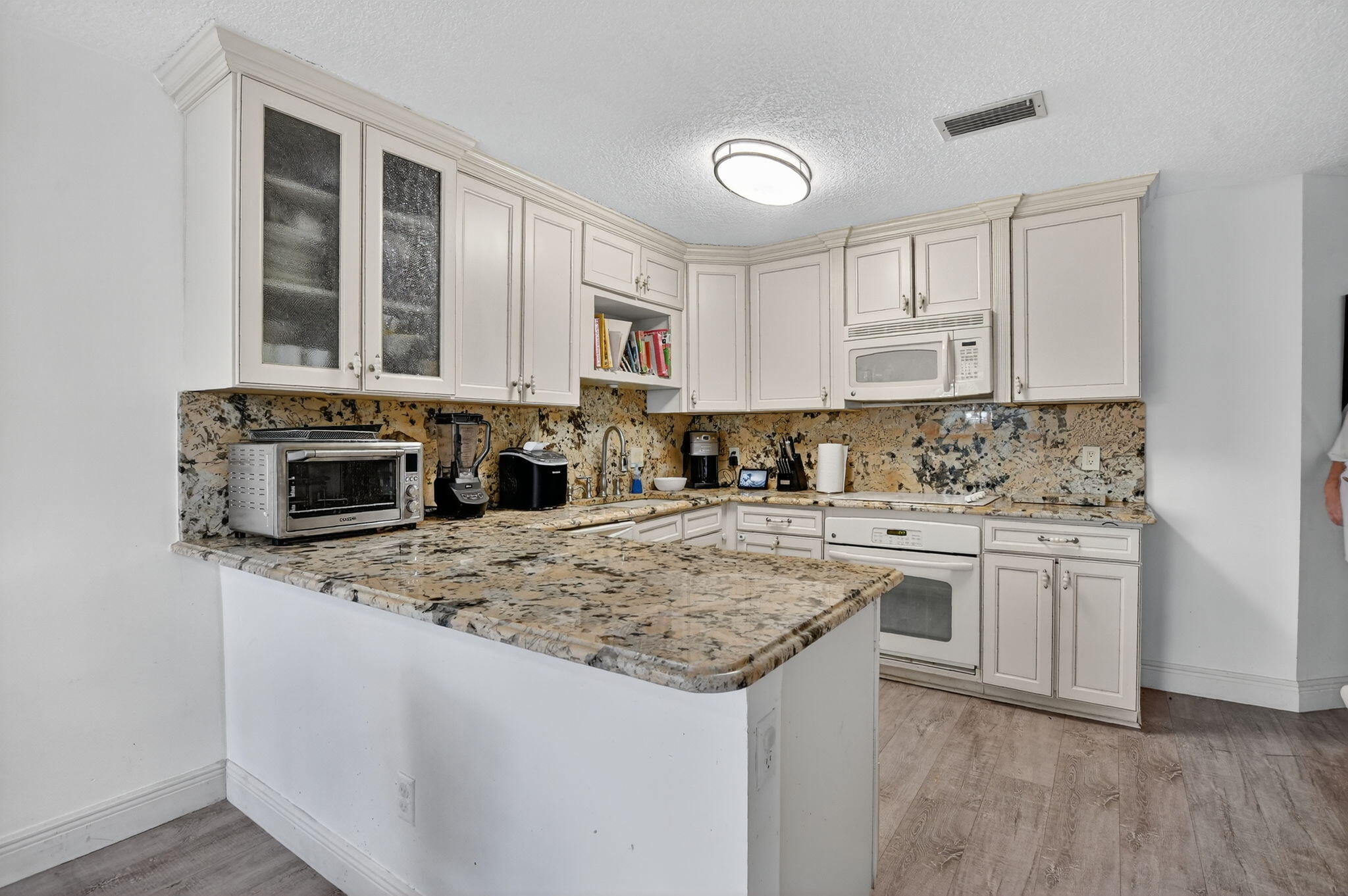 6675 Montego Bay Boulevard, Unit D Boca Raton, FL 33433 - Photo 9 of 57 26-web-or-mls-DSC_8634