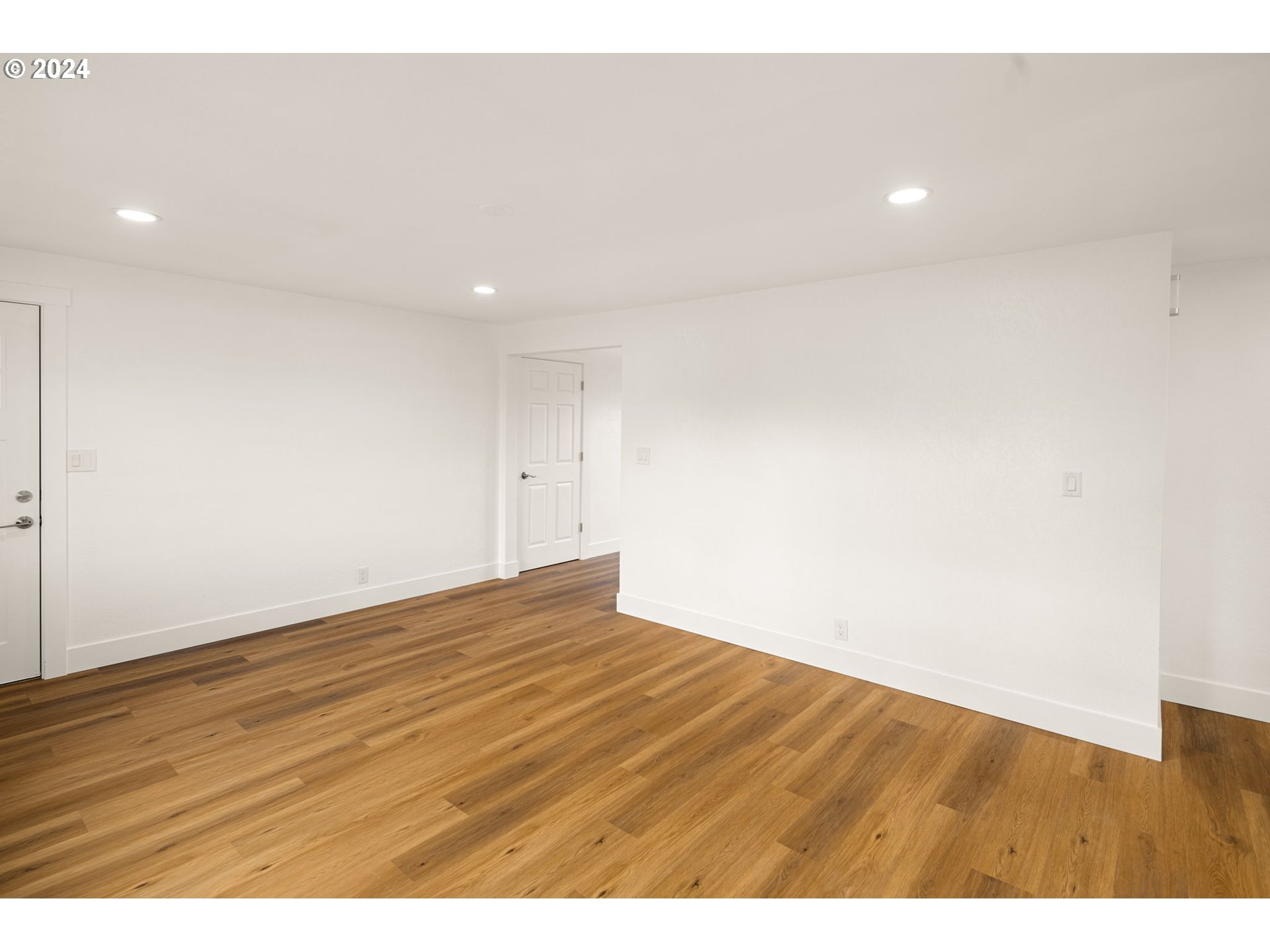 3880 South F Street Springfield, OR 97478 - Photo 11 of 42 a view of an empty room