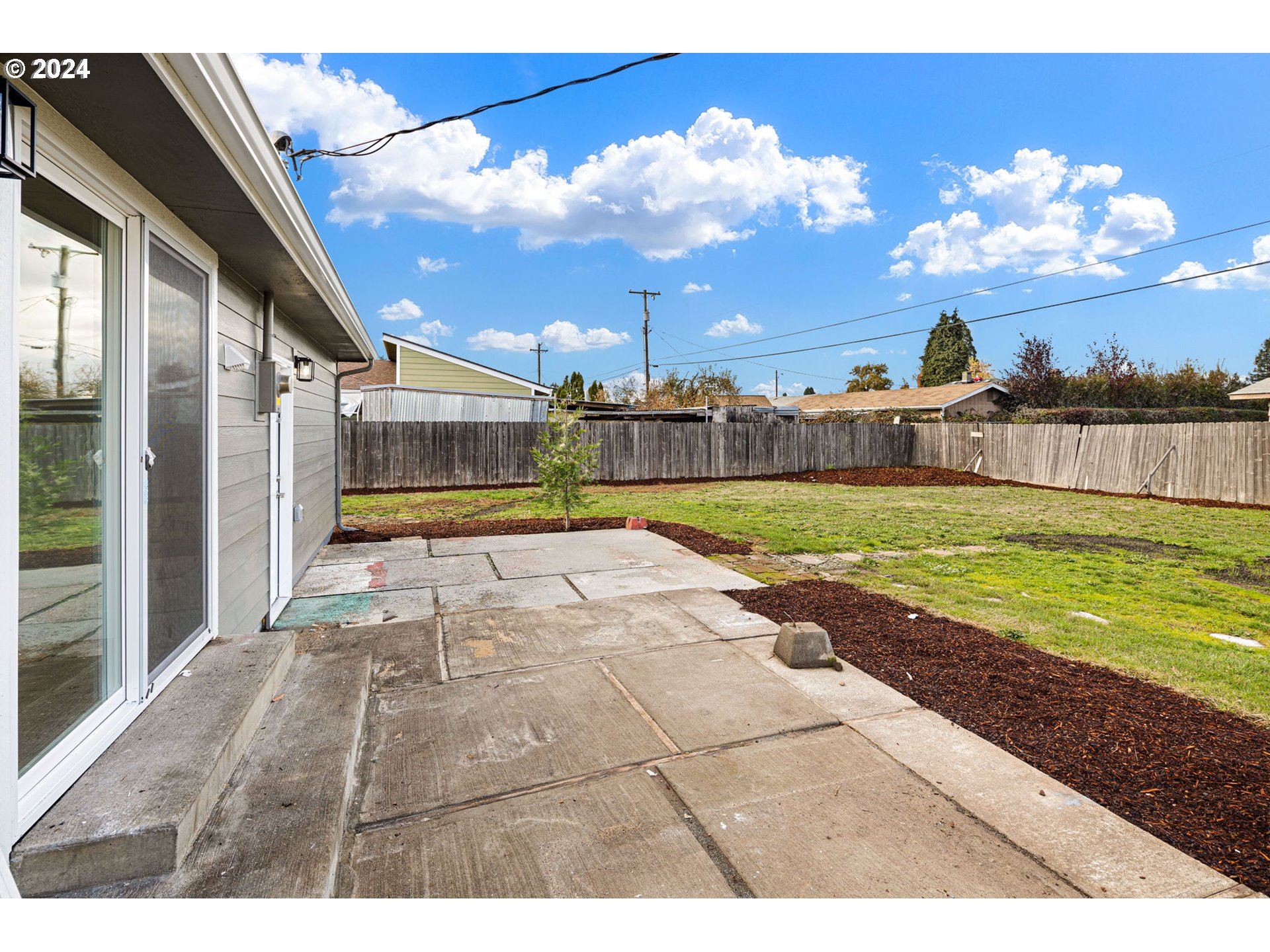 3880 South F Street Springfield, OR 97478 - Photo 36 of 42 a view of a yard with a swimming pool