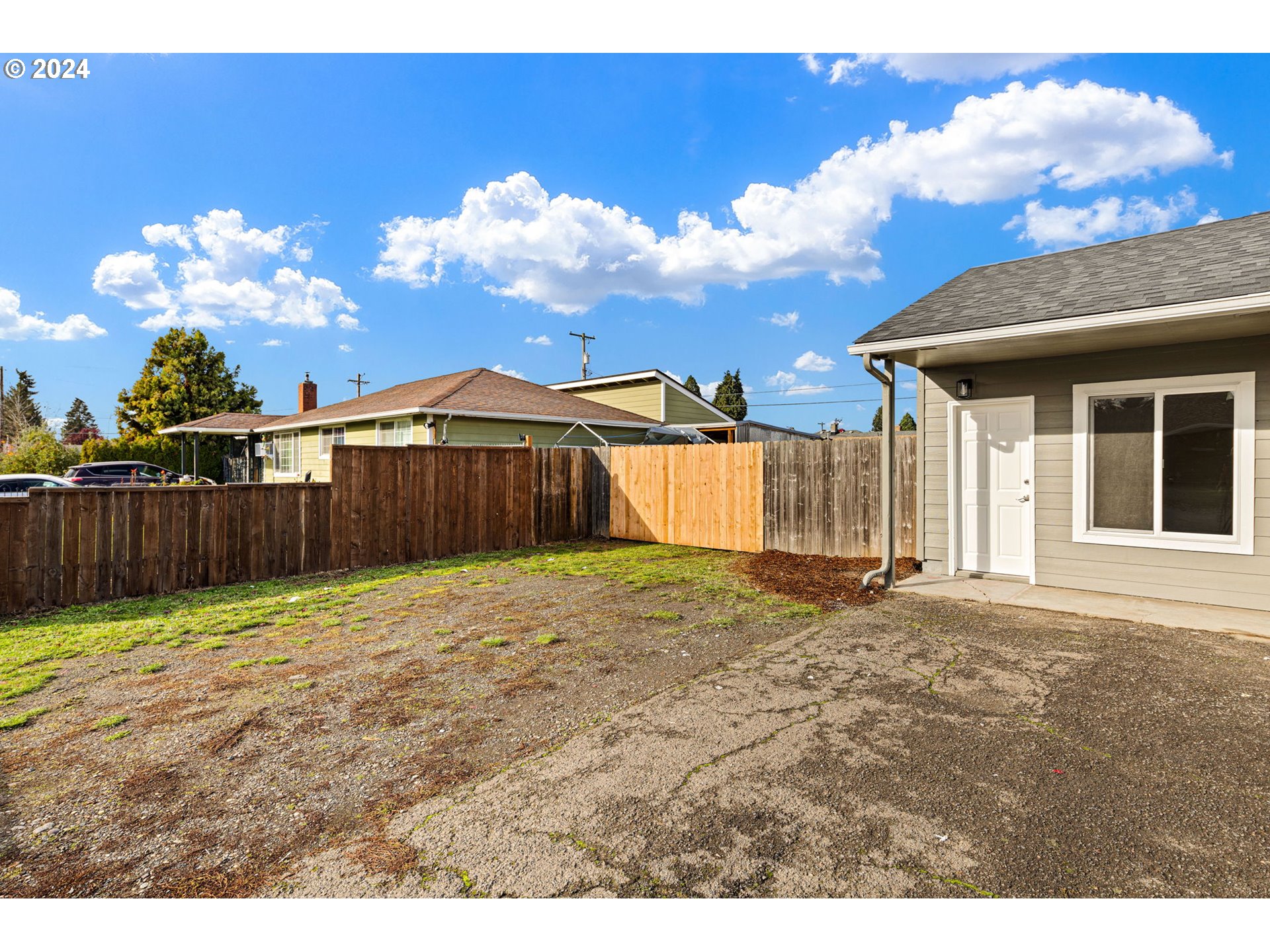3880 South F Street Springfield, OR 97478 - Photo 4 of 42 a view of a backyard of the house