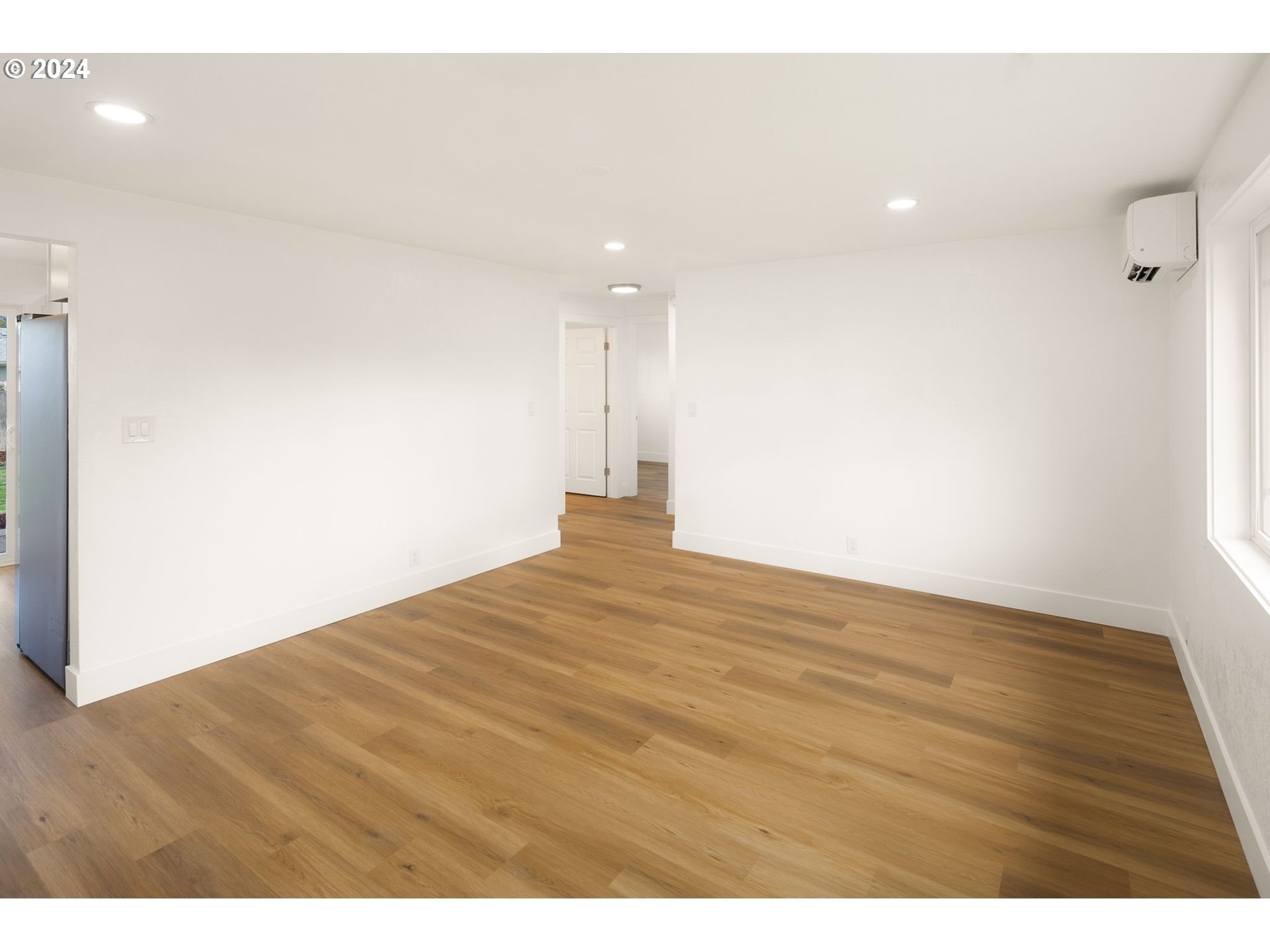 3880 South F Street Springfield, OR 97478 - Photo 9 of 42 a view of empty room with wooden floor