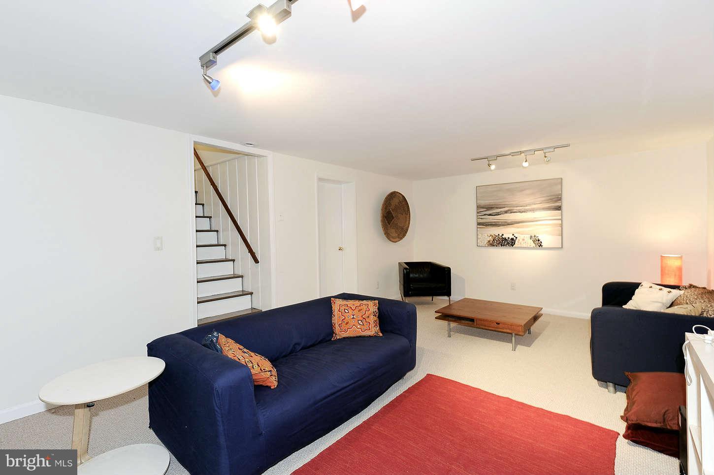 1501 Sanford Road Silver Spring, MD 20902 - Photo 16 of 24 Family Room