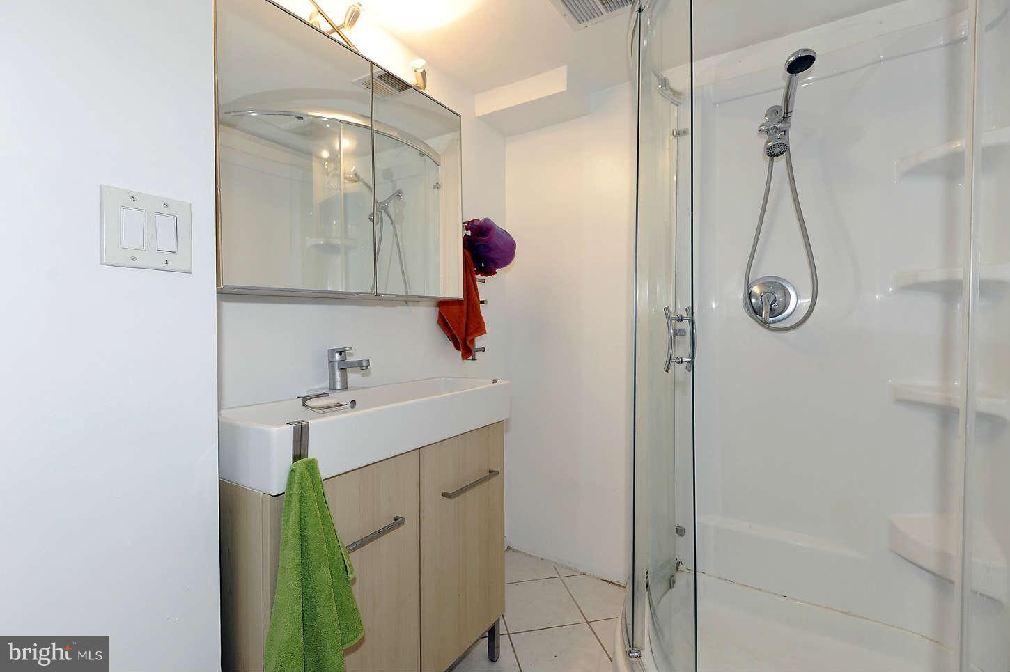 1501 Sanford Road Silver Spring, MD 20902 - Photo 18 of 24 Bath