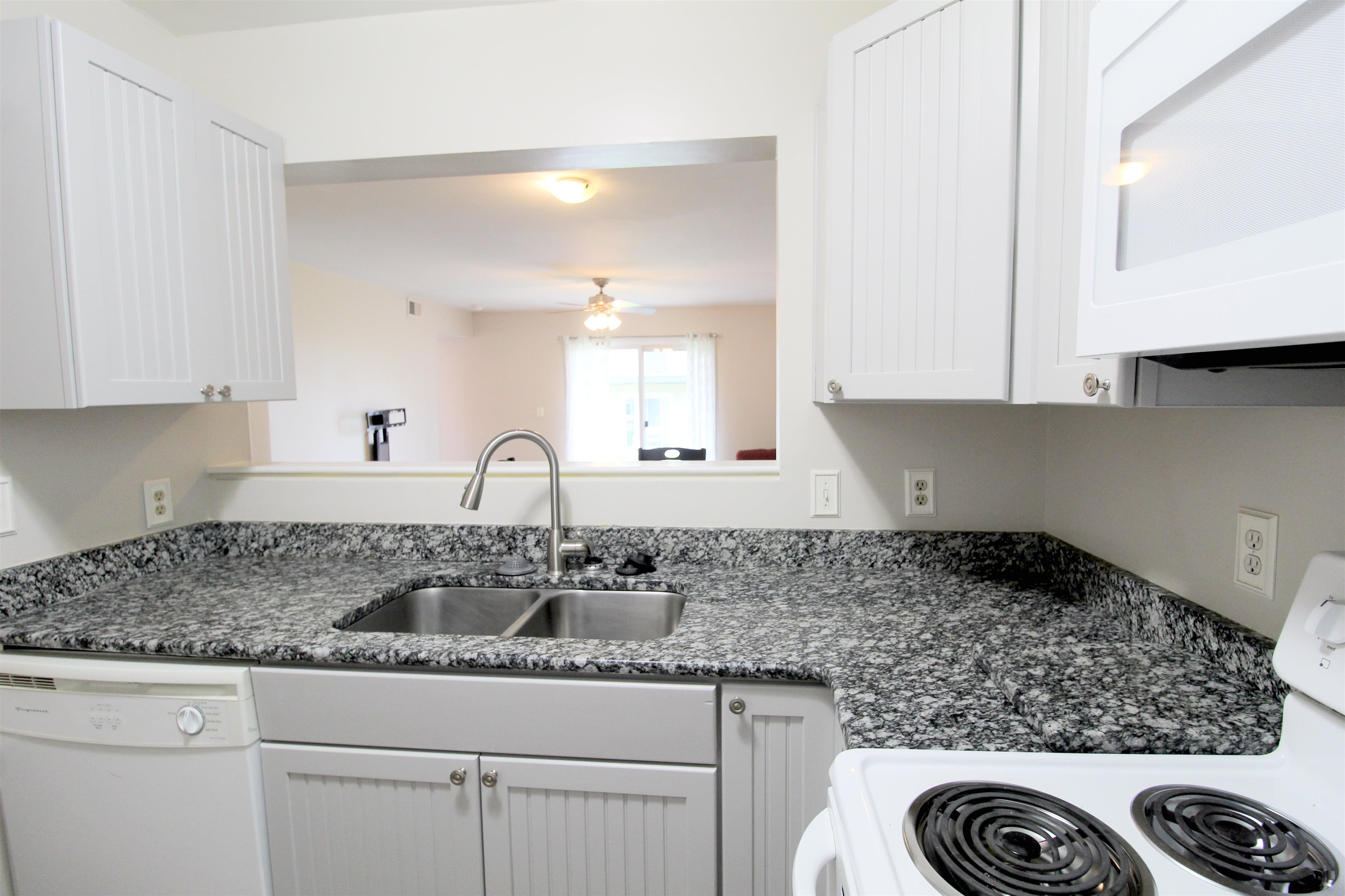 1390 Hunters Road, Unit B Harrisonburg, VA 22801 - Photo 4 of 23 Gallery Image 4