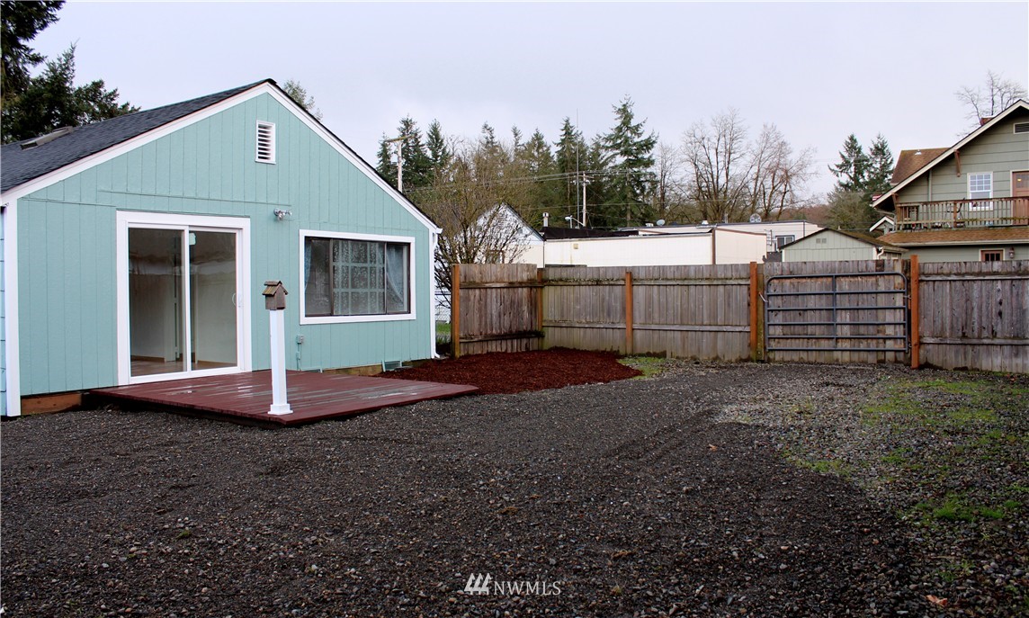 18229 Corvallis Street Southwest Rochester, WA 98579 - Photo 14 of 21