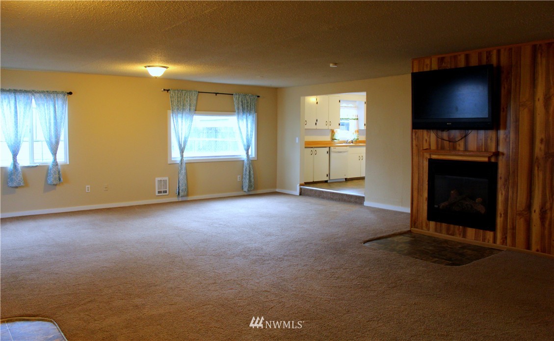 18229 Corvallis Street Southwest Rochester, WA 98579 - Photo 3 of 21