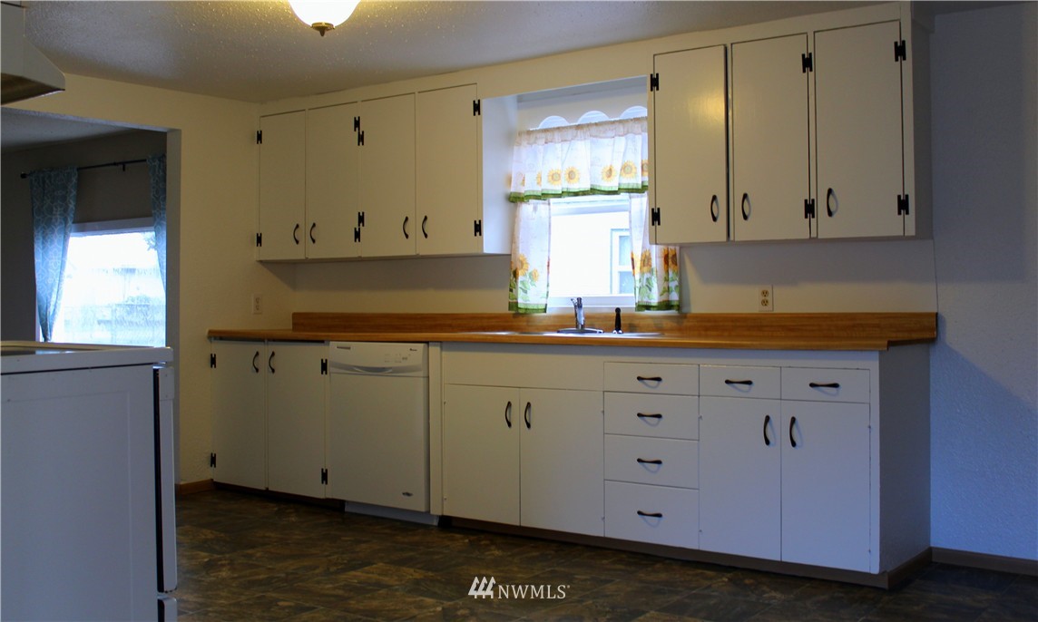 18229 Corvallis Street Southwest Rochester, WA 98579 - Photo 6 of 21