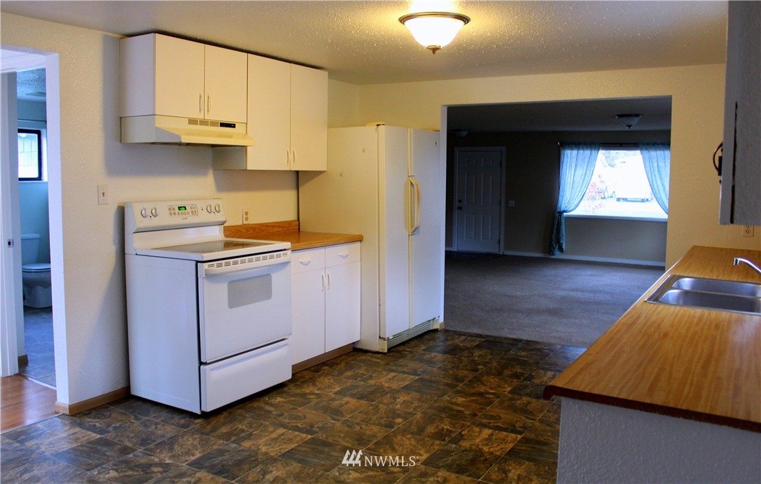 18229 Corvallis Street Southwest Rochester, WA 98579 - Photo 8 of 21