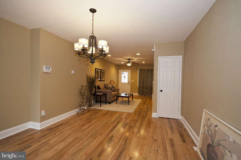 3707 Woodridge Road Baltimore, MD 21229 - Photo 14 of 18 Dining Room