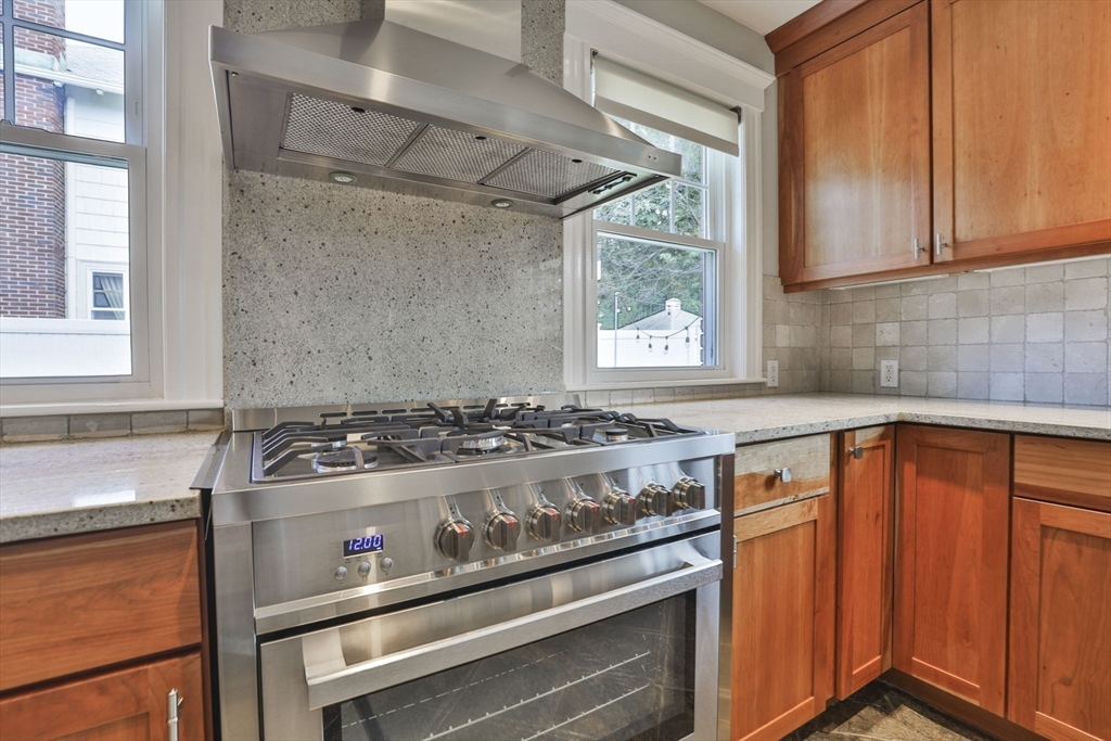 3 Windsor Road Milton, MA 02186 - Photo 6 of 33 Gallery Image 6