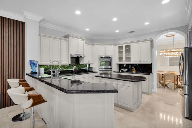 $1,745,000 | 718 Edgebrook Lane, West Palm Beach, FL 33411