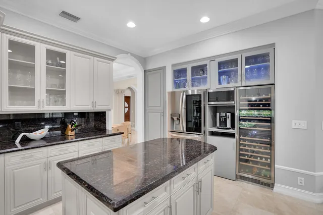 $1,745,000 | 718 Edgebrook Lane, West Palm Beach, FL 33411