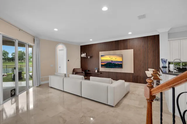 $1,745,000 | 718 Edgebrook Lane, West Palm Beach, FL 33411