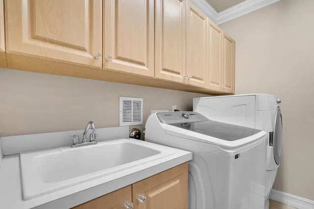 $1,745,000 | 718 Edgebrook Lane, West Palm Beach, FL 33411