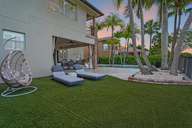 $1,745,000 | 718 Edgebrook Lane, West Palm Beach, FL 33411