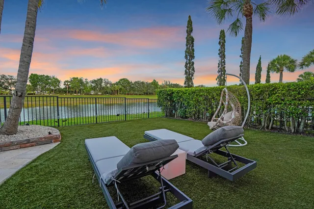 $1,745,000 | 718 Edgebrook Lane, West Palm Beach, FL 33411