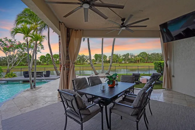 $1,745,000 | 718 Edgebrook Lane, West Palm Beach, FL 33411