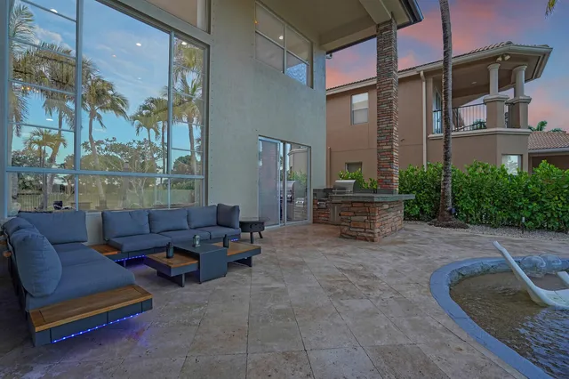 $1,745,000 | 718 Edgebrook Lane, West Palm Beach, FL 33411