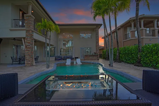 $1,745,000 | 718 Edgebrook Lane, West Palm Beach, FL 33411