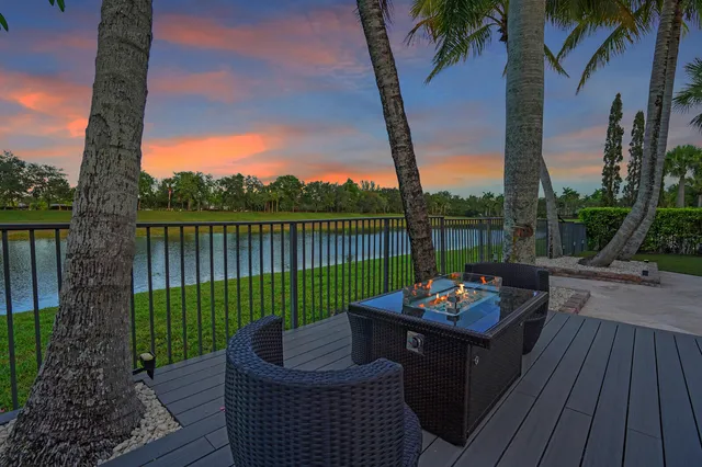 $1,745,000 | 718 Edgebrook Lane, West Palm Beach, FL 33411