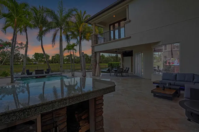$1,745,000 | 718 Edgebrook Lane, West Palm Beach, FL 33411