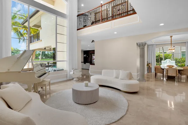 $1,745,000 | 718 Edgebrook Lane, West Palm Beach, FL 33411