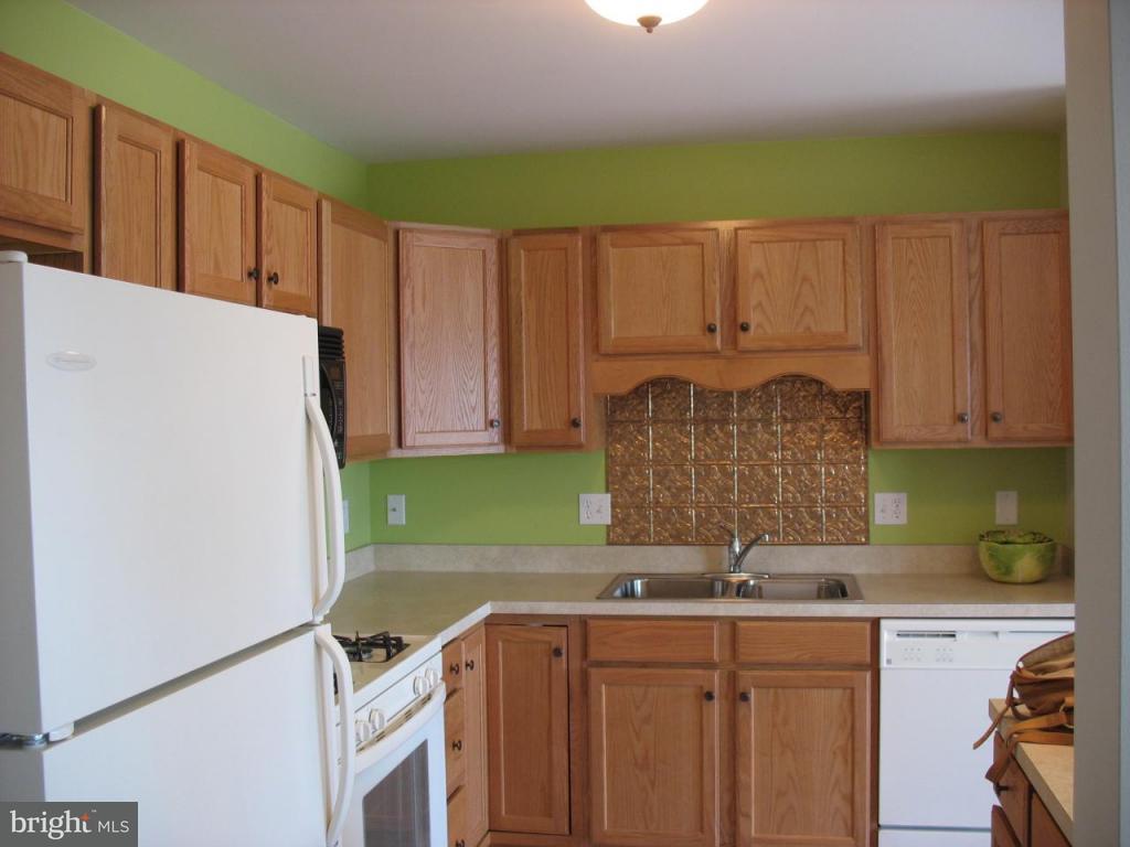 524 Fox Ridge Lane Lebanon, PA 17042 - Photo 7 of 9 Gallery Image 7