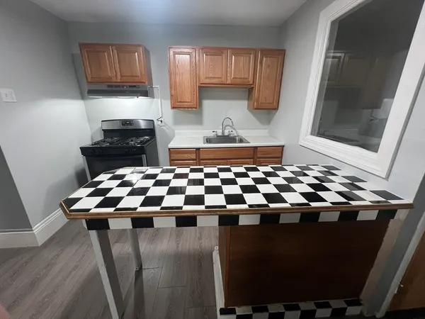 $2,500 | 17 Pennsylvania Avenue, Unit 3, Somerville, MA 02145