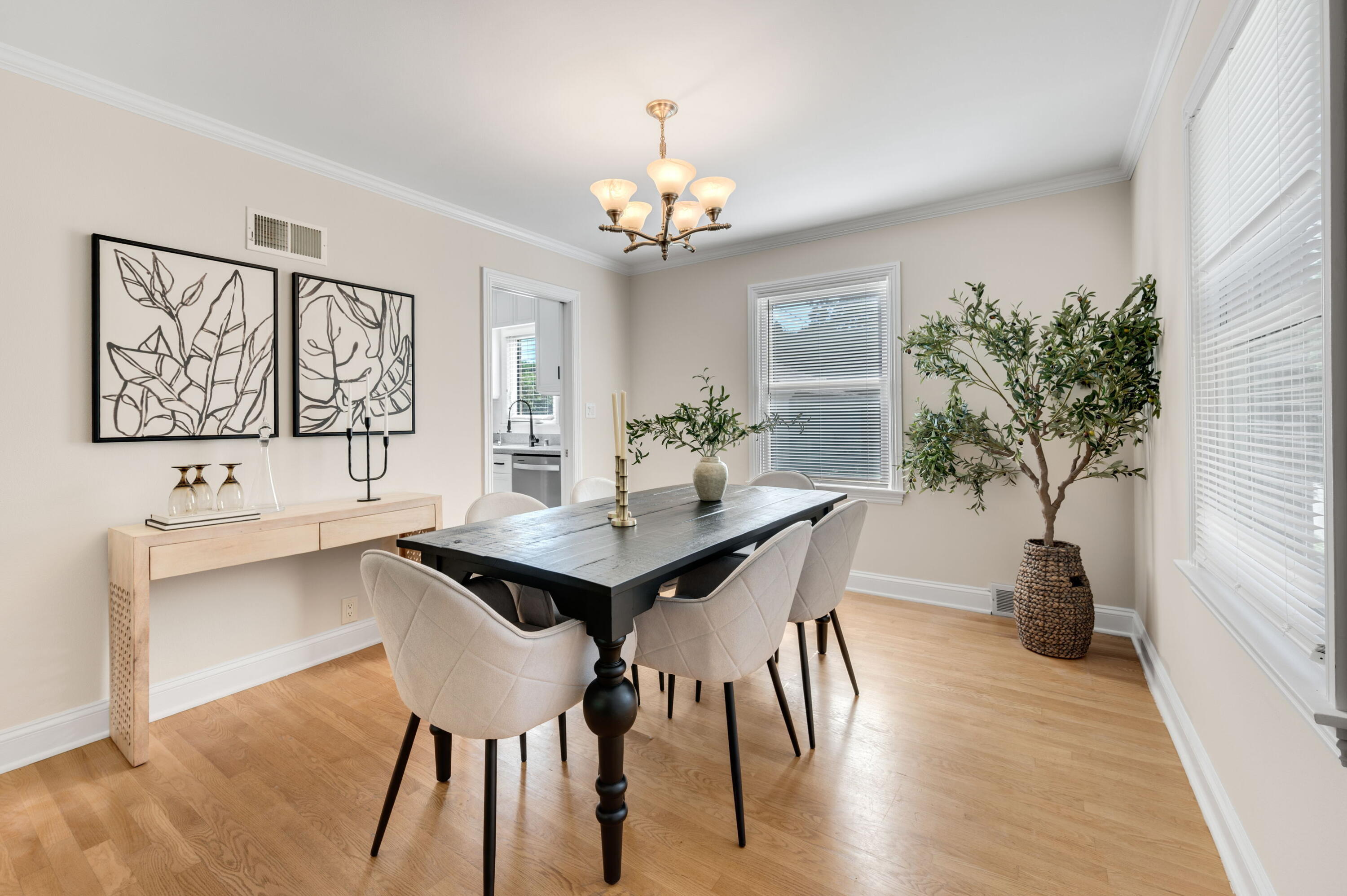 6261 North Bay Ridge Avenue Whitefish Bay, WI 53217 - Photo 5 of 21 Welcome Home!