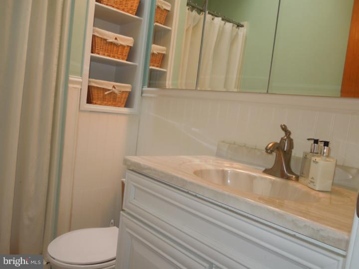 9823 Dungan Road Philadelphia, PA 19115 - Photo 4 of 25 Gallery Image 4