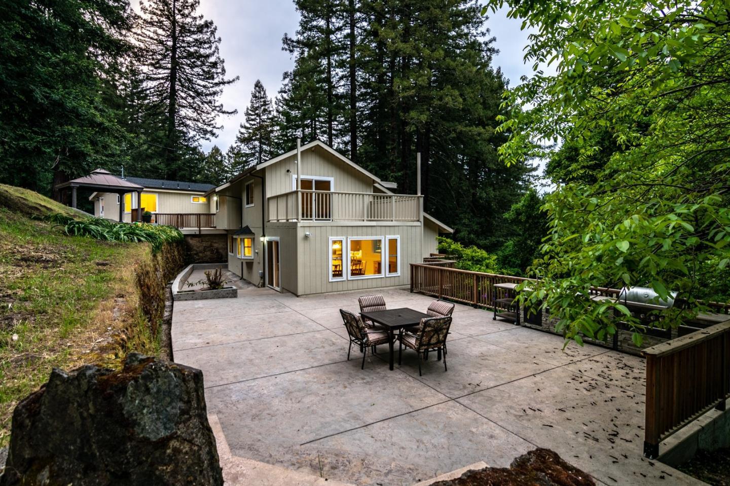 144 Eagle Crest Drive Scotts Valley, CA 95066 - Photo 27 of 28 a backyard of a house with outdoor seating