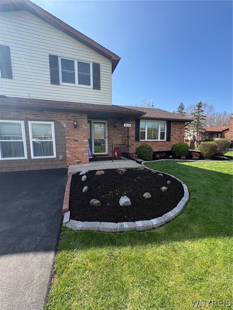 4430 Creek Road Lewiston, NY 14092 - Photo 3 of 23