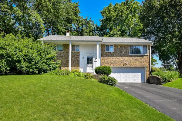$349,000 | 1251 Trillium Court, Batavia, IL 60510