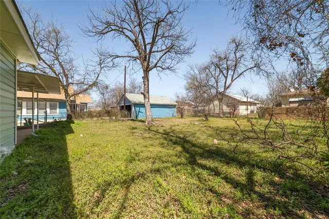 $134,900 | 911 South Commercial Avenue, Coleman, TX 76834