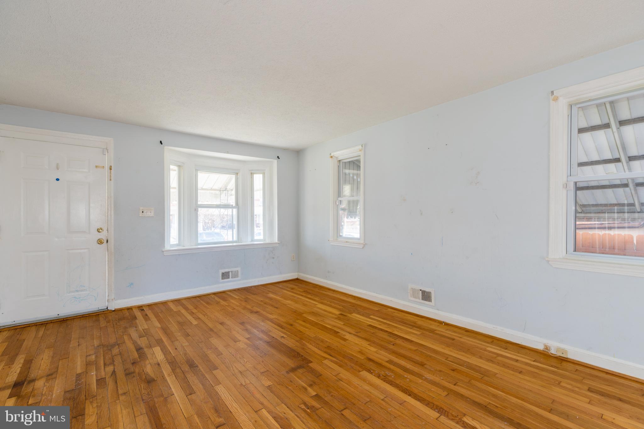 1912 Frames Road Baltimore, MD 21222 - Photo 5 of 32