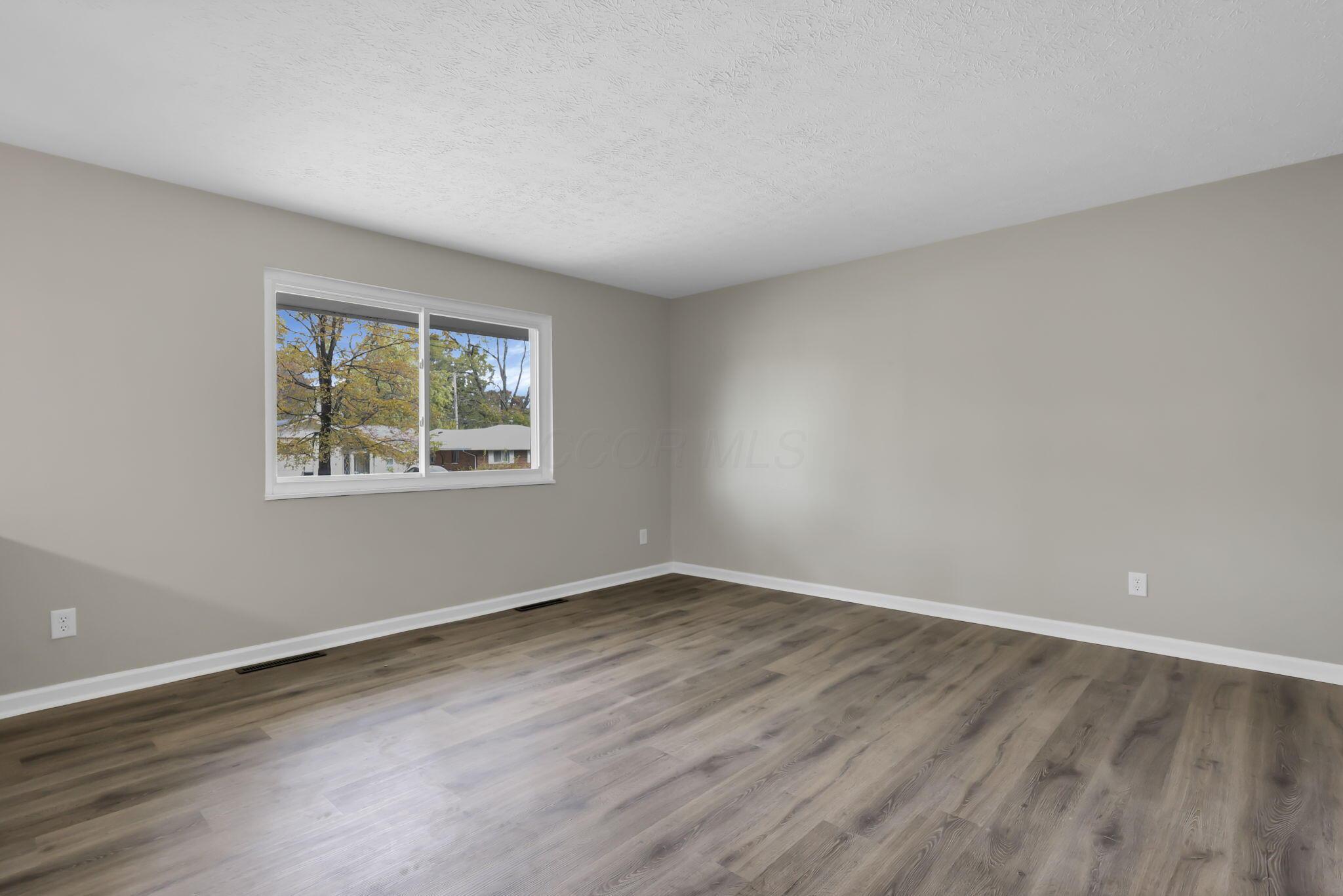 1673 Liscomb Road Columbus, OH 43207 - Photo 3 of 36 11-web-or-mls-G02A2467