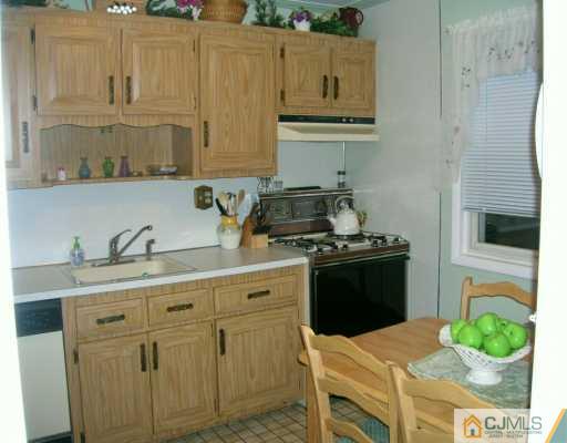 14 Winslow Road Edison, NJ 08837 - Photo 4 of 8 Gallery Image 4