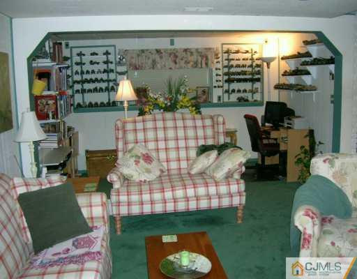 14 Winslow Road Edison, NJ 08837 - Photo 5 of 8 Gallery Image 5