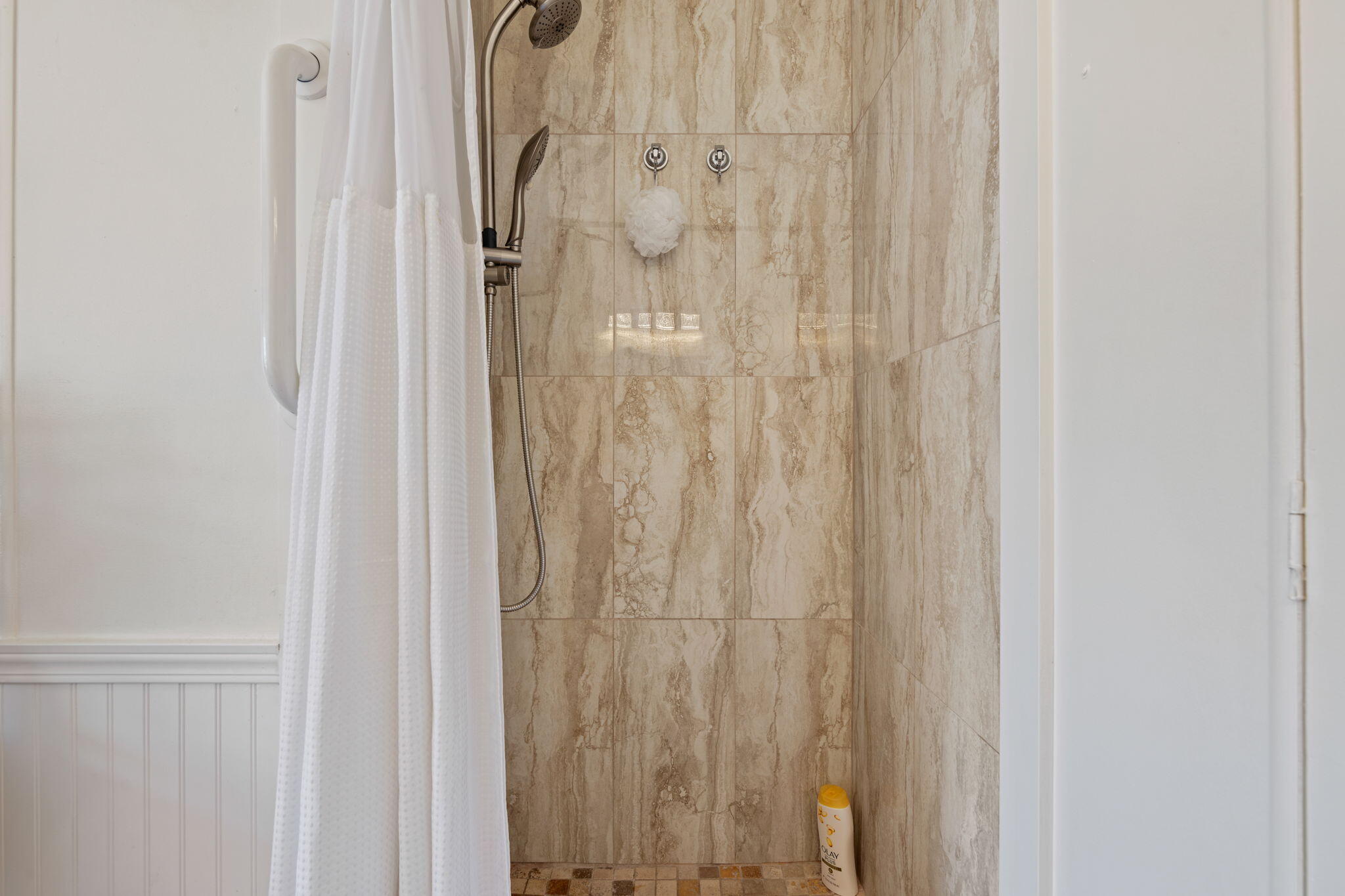 340 Old Mill Road, Unit 32 Santa Barbara, CA 93110 - Photo 23 of 39 23-Primary Bathroom