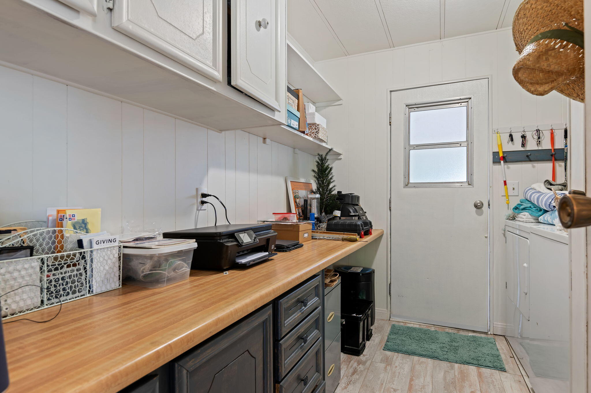 340 Old Mill Road, Unit 32 Santa Barbara, CA 93110 - Photo 27 of 39 27-Laundry