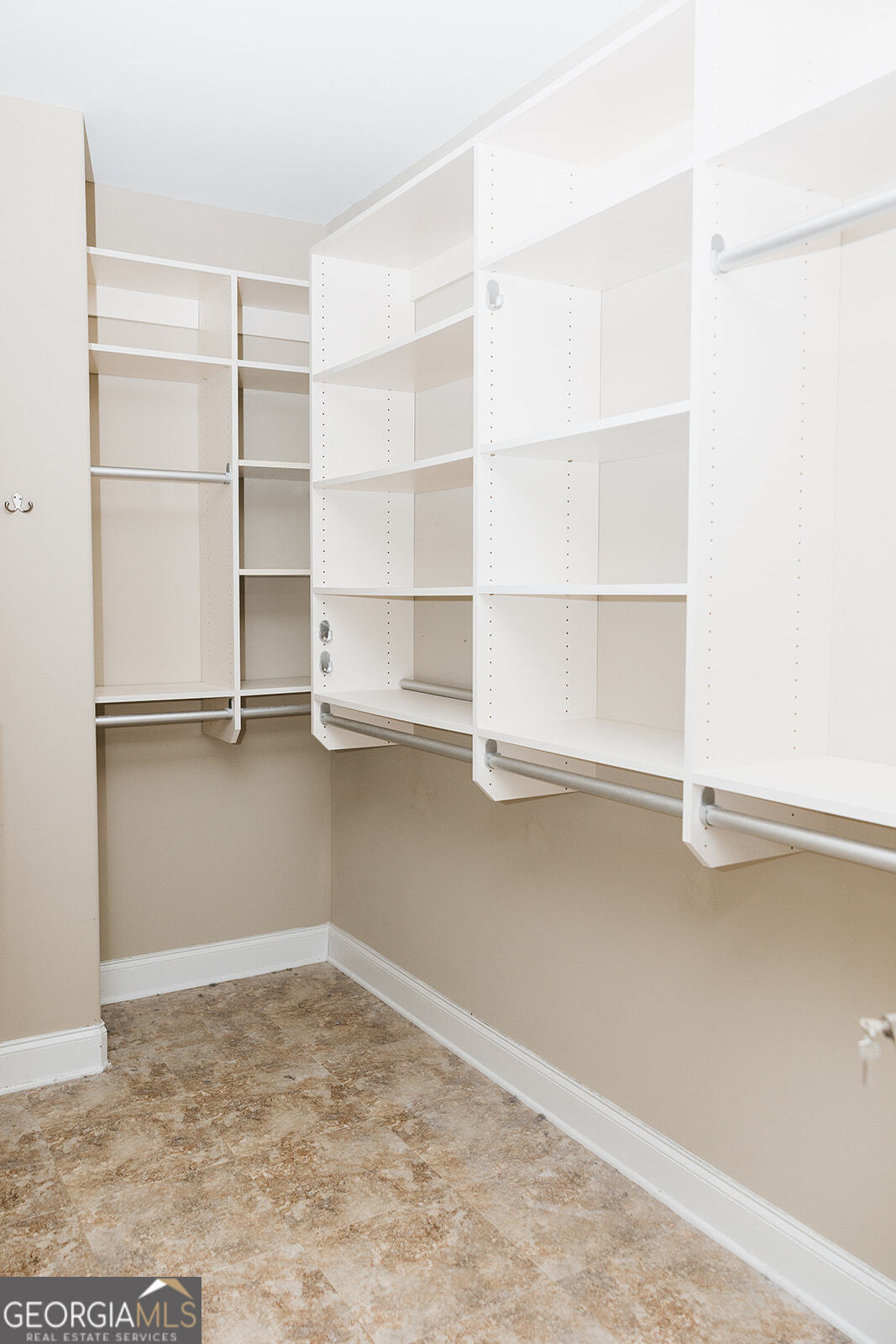 4304 Commonwealth Circle Newnan, GA 30263 - Photo 30 of 38