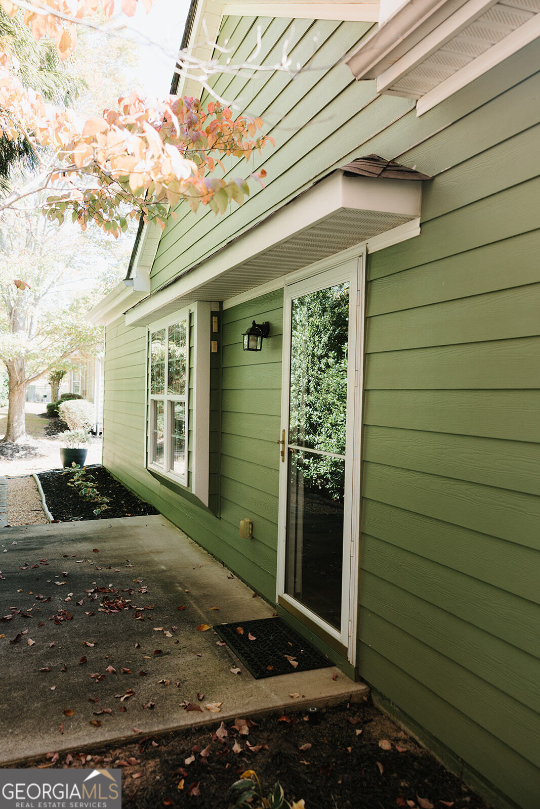 4304 Commonwealth Circle Newnan, GA 30263 - Photo 32 of 38