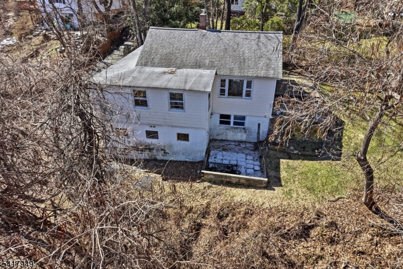 10 Minnehaha Path Lincoln Park, NJ 07035 - Photo 28 of 32 front view of a house with a yard
