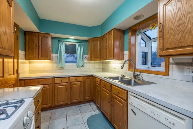 $220,000 | 49 South Lewis Avenue, Waukegan, IL 60085