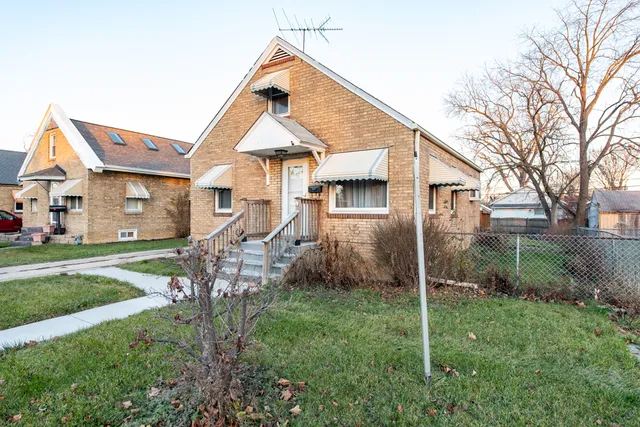 $220,000 | 49 South Lewis Avenue, Waukegan, IL 60085